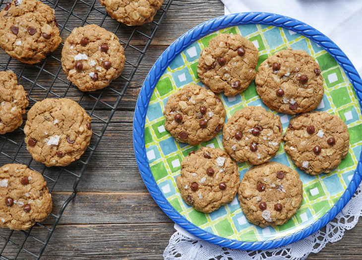 Gluten Free Chocolate Chip Oatmeal Cookies